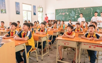 <b>慈善|爱心捐赠，助学支教</b>